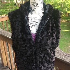 Fluffy black vest with hood. Size Large